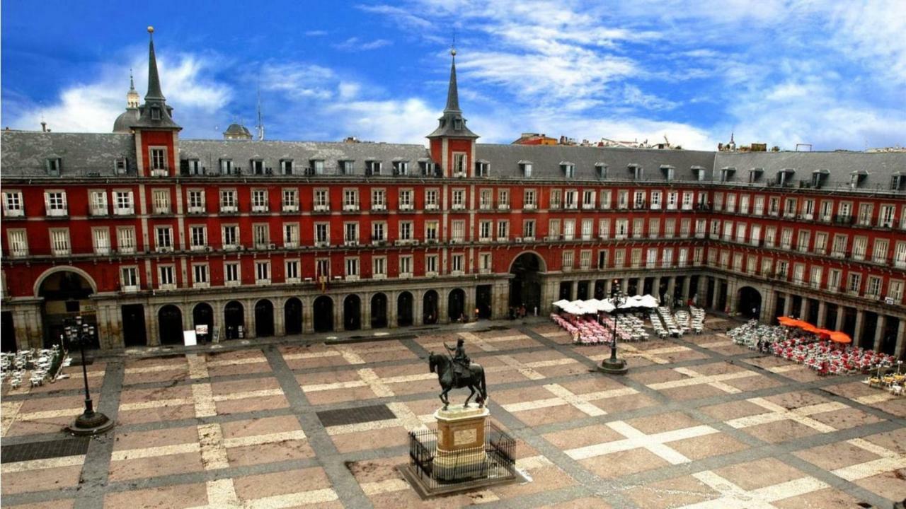 Buhardilla En La Calle Mayor... Centrico Y Con A/A Apartment Madrid Luaran gambar